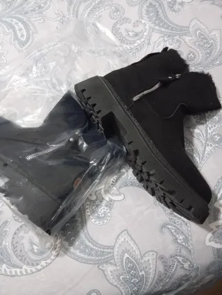 Botines negros con pelito sin estrenar