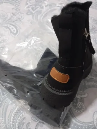 Botines negros con pelito sin estrenar