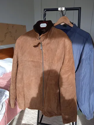 Chaqueta de piel marrón