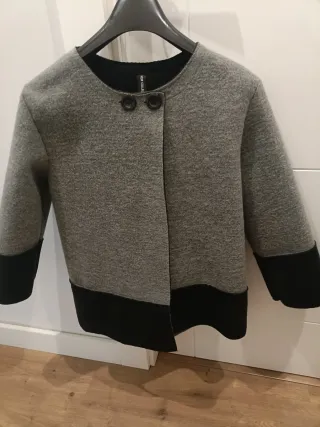 Chaqueta mujer gris y negra