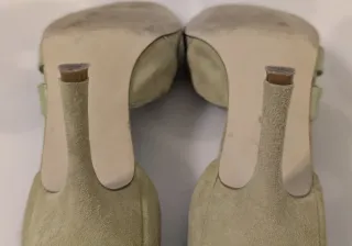 Zapatos tacón Bata verde claro talla 38.