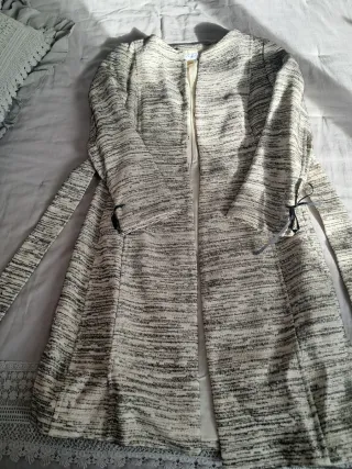 Abrigo Zara Beige y negro Talla M