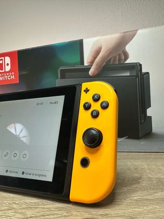Nintendo Switch (2017) + accessori + Joy-Con Pro