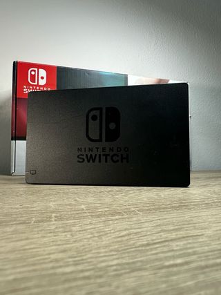 Nintendo Switch (2017) + accessori + Joy-Con Pro
