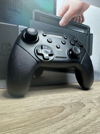 Nintendo Switch (2017) + accessori + Joy-Con Pro