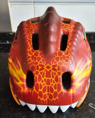 Casco infantil dinosaurio