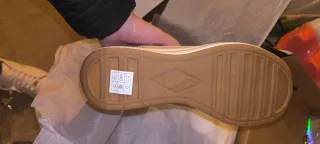 Zapatillas Skechers Beige y Blancas