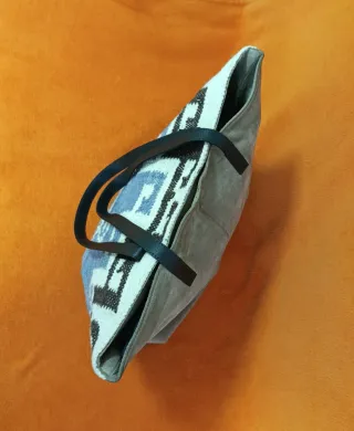 Bolso Dayaday Piel y Lana Azul y Blanco