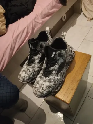 Zapatillas Drip Fits Cartoon Blancas y Negras