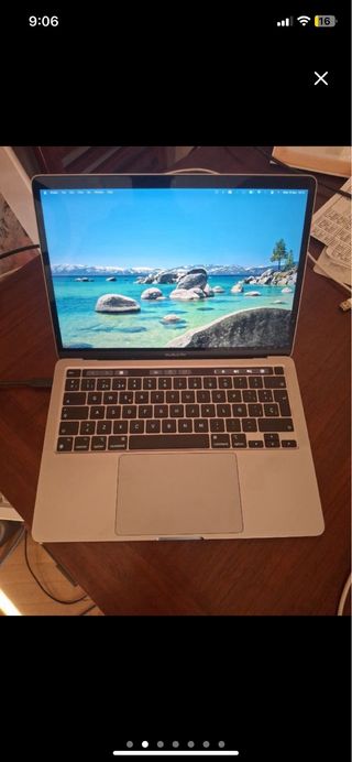 Apple MacBook Pro M2 2023 16GB Plata. En garantía