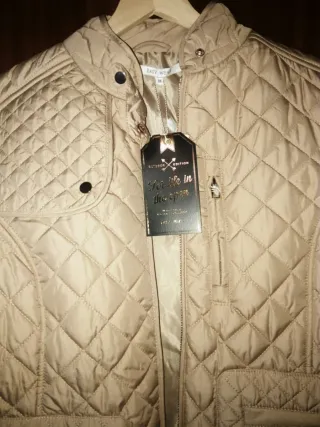 Parka guateada ECI M NUEVA etiqueta