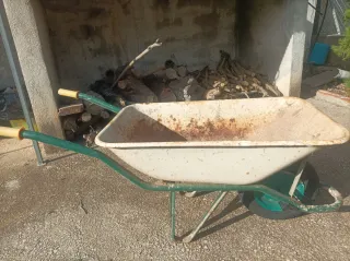 Carretilla de obra y jardín