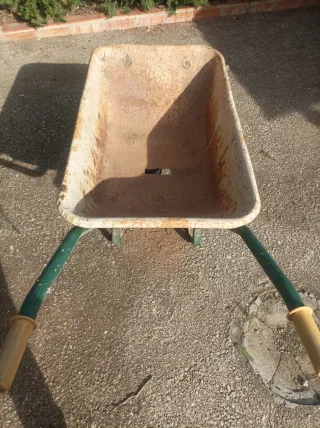 Carretilla de obra y jardín