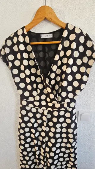 Mono Mango lunares blanco y negro