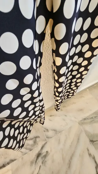 Mono Mango lunares blanco y negro