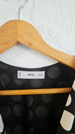 Mono Mango lunares blanco y negro