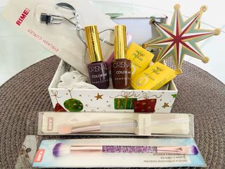 LOTE BEAUTY DE ESMALTES,PINCELES Y OTROS