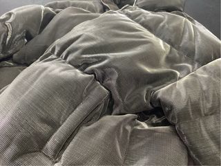 Cazadora plata abrigada y original.Es de chico.