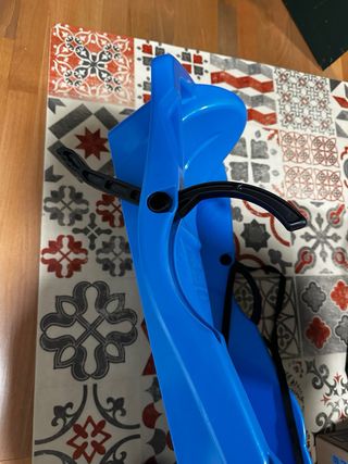 Trineo azul para nieve