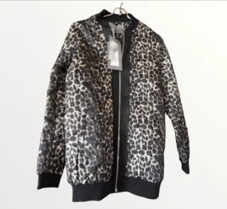 Chaqueta bomber animal print M NUEVA etiqueta