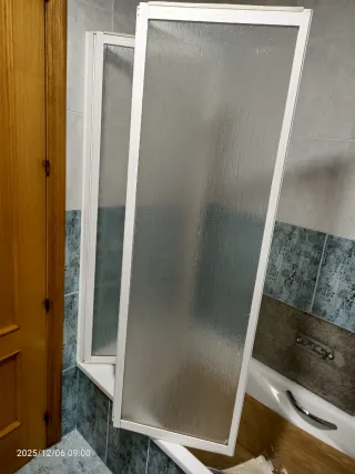 Mampara de baño plegable