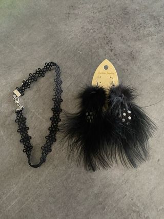 Lote choker flores y pendientes plumas