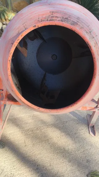 Hormigonera eléctrica naranja