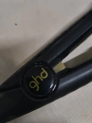 Plancha de pelo GHD negra (PARA REPARAR)