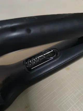 Plancha de pelo GHD negra (PARA REPARAR)