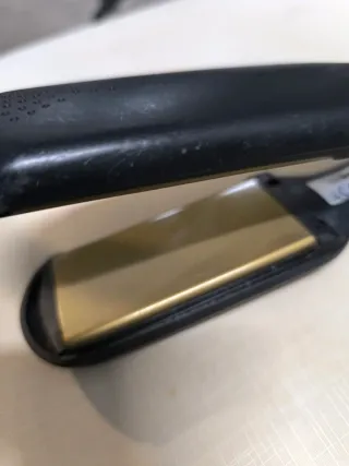 Plancha de pelo GHD negra (PARA REPARAR)