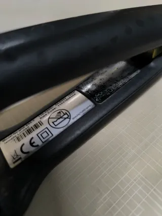 Plancha de pelo GHD negra (PARA REPARAR)