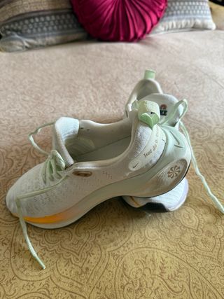 Zapatillas Nike Verdes y Blancas