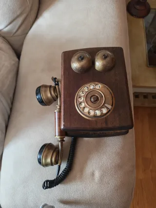 Teléfono Antiguo Madera y Bronce