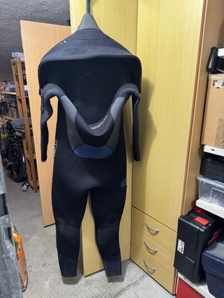 Traje semiseco de buceo marca subacqua