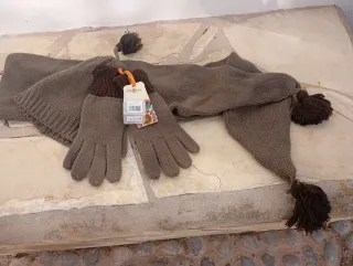 Conjunto bufanda, gorro y guantes SURAMA