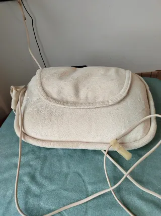 Cuscino cervicale in pile beige