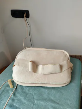 Cuscino cervicale in pile beige