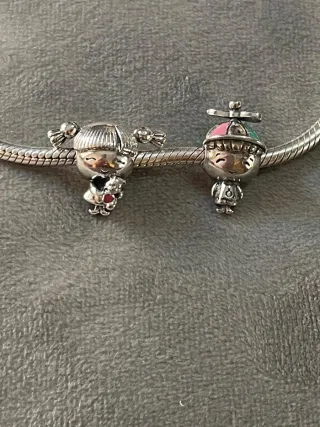 Charm niño o niña precio UND