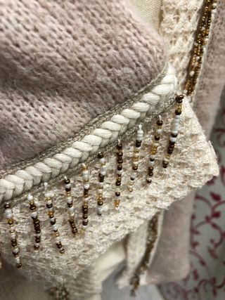 Chaqueta larga Pilar Prieto pedrería