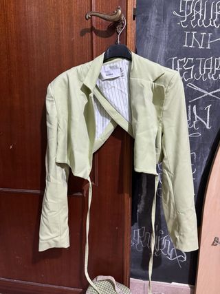 Giacca cropped Bershka verde