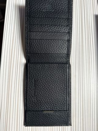 Monedero de piel negro