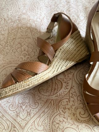 Sandali con zeppa LK Bennett marroni