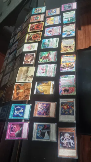 **MAZO DE CROMOS VARIADOS DE DISTINTAS COKECCIONES