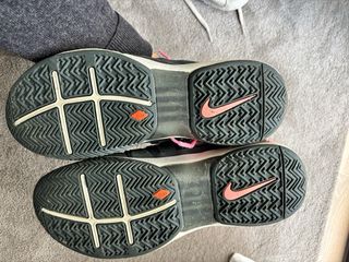 Tenis Nike Negro y Rosa