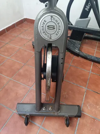 Bicicleta Estática Profesional Tomahawk
