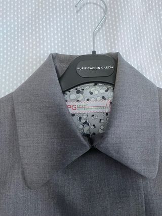 Chaqueta Purificación García gris