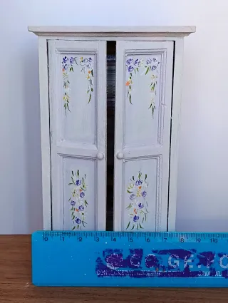 Armadietto dipinto a mano miniatura