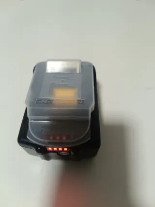 Batería Makita 18V 4.0 Ah BL1840B