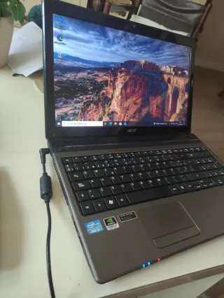 Portátil Acer Aspire 5057G