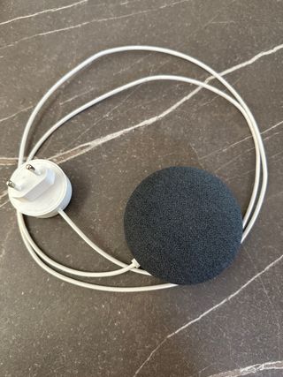 Google Home Mini Nero e lampadina per collegamento